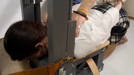 ANNESDREAMS - LAURA GUILLOTINE EXECUTION ANNESDREAMS - LAURA GUILLOTINE EXECUTION
