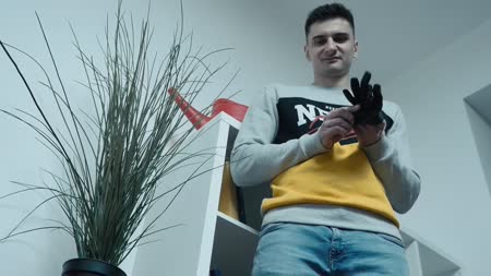 Crime House - THE THIEVING NEIGHBOUR Crime House - THE THIEVING NEIGHBOUR
